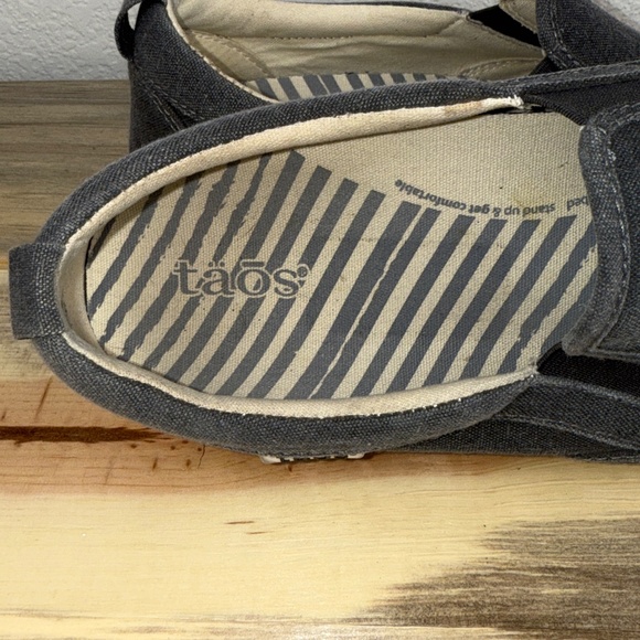 Taos Dandy Gray Canvas Slip On Sneakers Size 8.5 - Picture 6 of 15